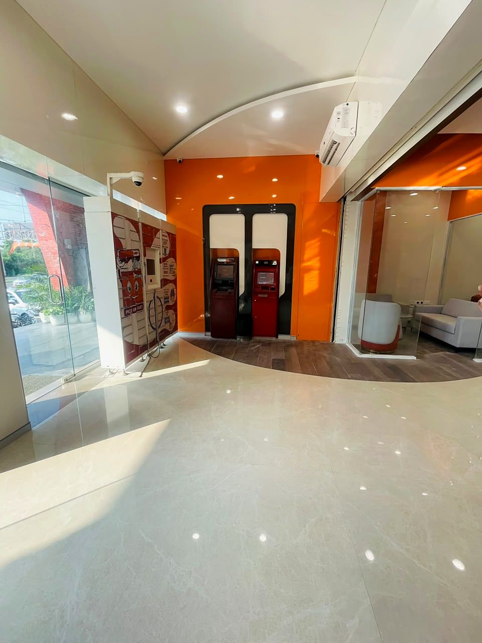 ICICI Bank &mdash; workspace furnished by Sparkal Decor